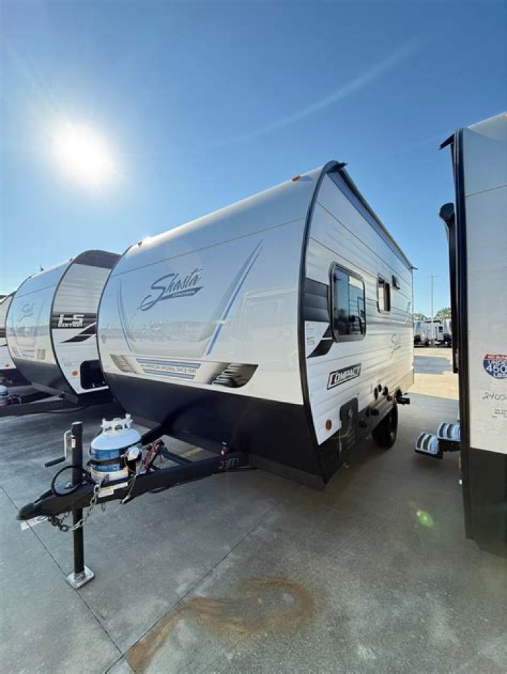 How big is a 2016 Shasta Oasis RV?