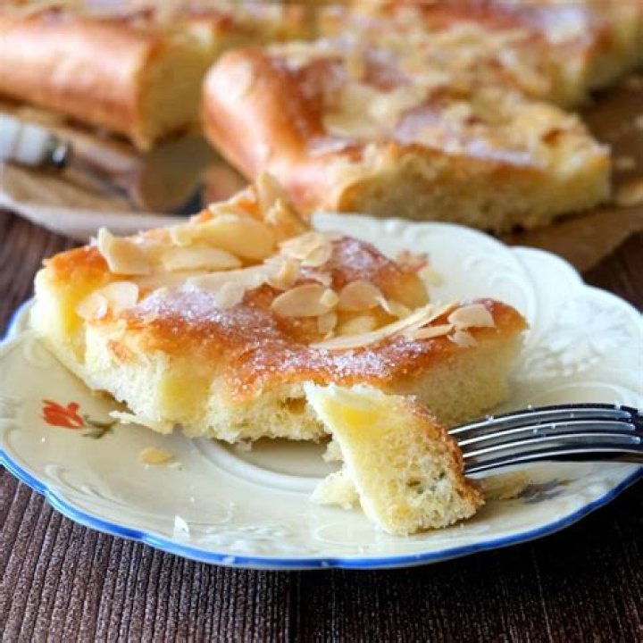 What do you put on a German butter cake?